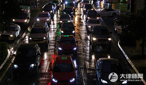 骑摩托车不戴头盔怎样处罚?