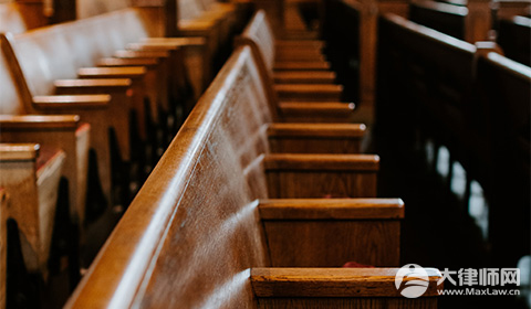 未成年聚众斗殴该如何定罪?