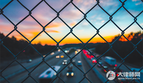 前车刹车后车追尾算谁的责任?