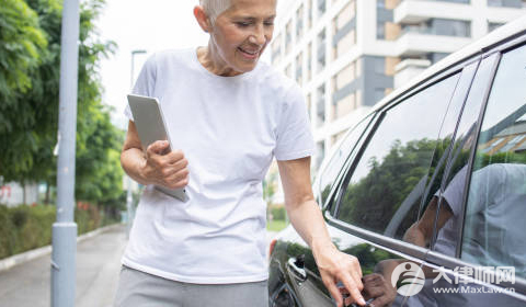 有人故意拦车该怎么办?