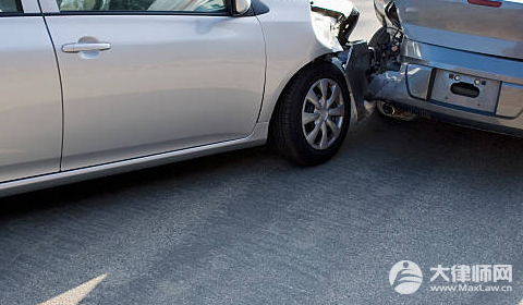 停车场碰到车后离开算肇事逃逸吗?