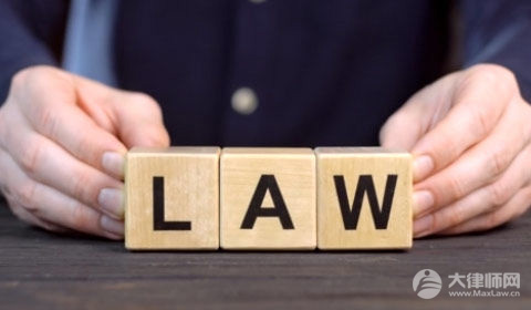 已经警方刑拘后可以请律师吗?