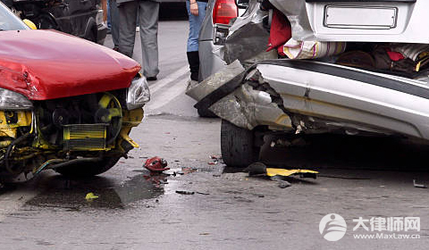 2024如何处理汽车追尾事故?