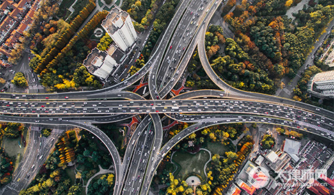 穿高跟鞋骑自行车算违章吗?