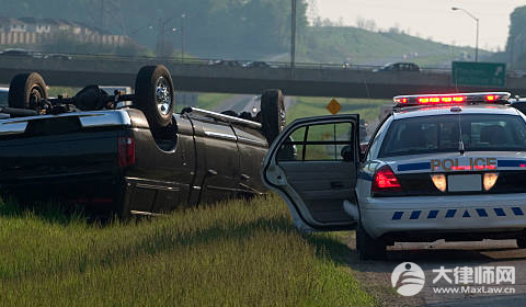 避让车辆发生的交通事故会怎么判?