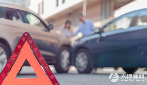 2024轻微事故交警是否会扣驾驶证?