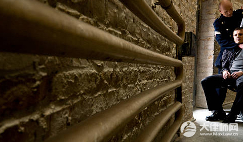 构成轻伤是属于构成自诉案件吗?