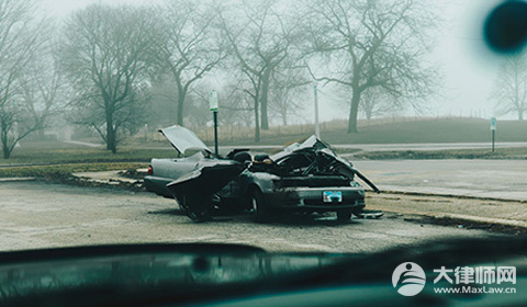 2024在农村路上有人故意拦车怎么办?