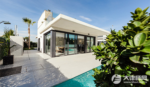 物业公司违约不退费怎么办?