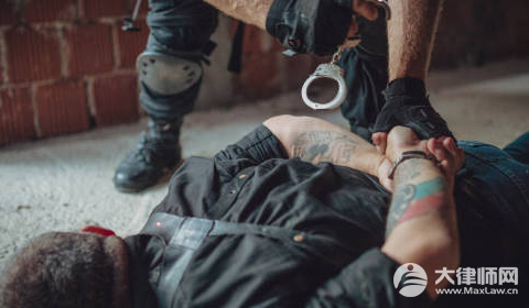 遭遇群殴，应该如何应对?