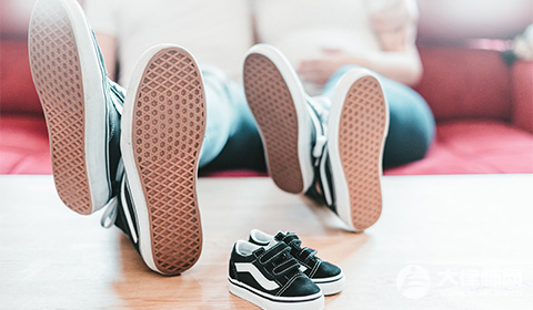 怎么判断是否属于非法同居行为?