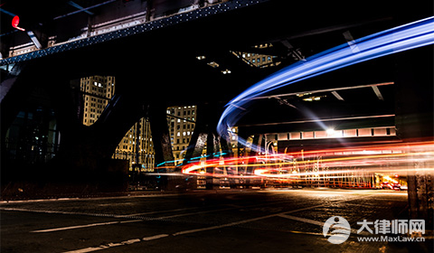 交警会如何处理开车逆行的行为(逆行)