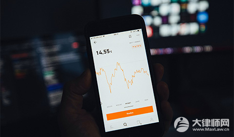 信用卡欠了三万没还多久会被起诉?