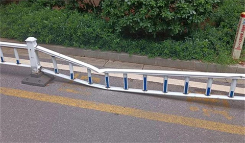 小孩高空抛物违法吗？