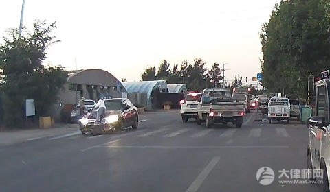 如何处罚不按导向车道行驶的行为?