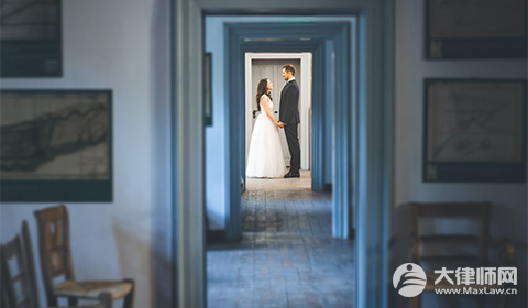 婚内夫妻间过户房产需要交税吗?