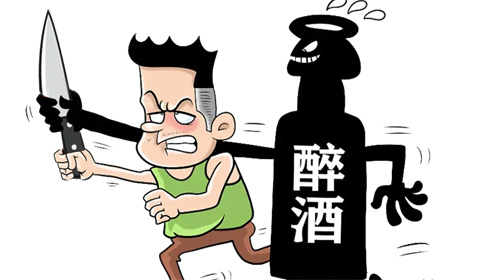 一辅警被一醉酒男子击打受伤倒地