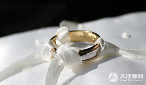 自愿离婚要带什么证件?