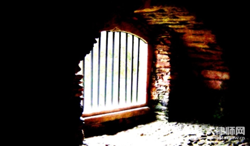 把人关起来是什么罪？