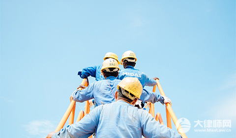 建筑工人工资一万元扣多少税?