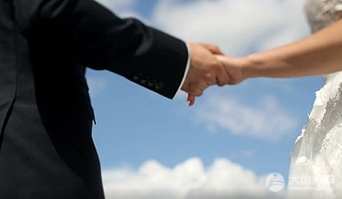 和军人妻子同居会被判刑吗?