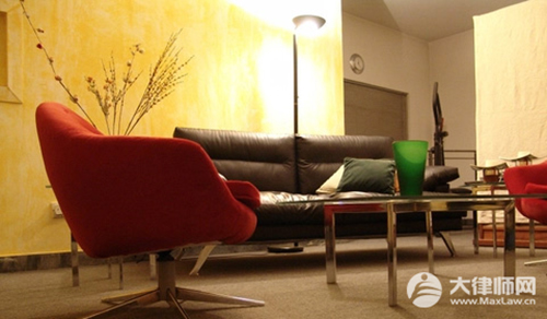 服刑的继承人还有继承权吗?