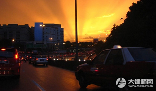 2024年行人闯红灯被车撞身亡怎么判？