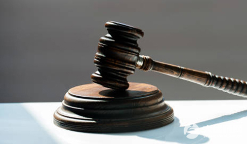 2025年男方出轨被女方殴打会受到什么处罚?