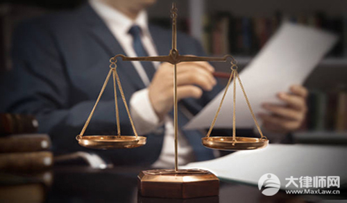 女子辱骂冲撞交警被刑拘，辱骂警察应承担怎样的法律责任