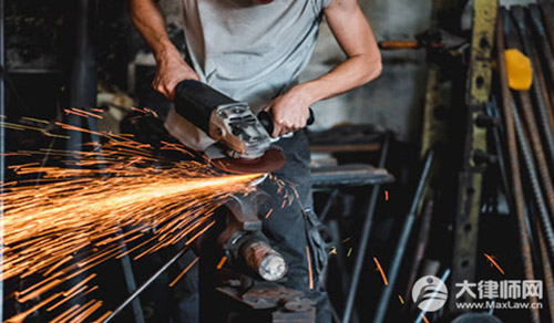 到退休年龄公司辞退有补偿吗?