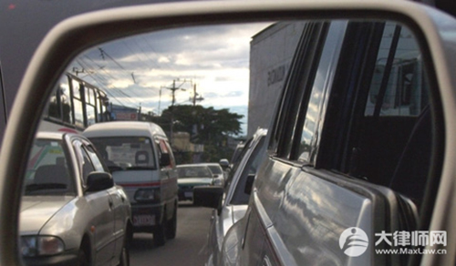 开车接打电话可以申请首违免罚吗?