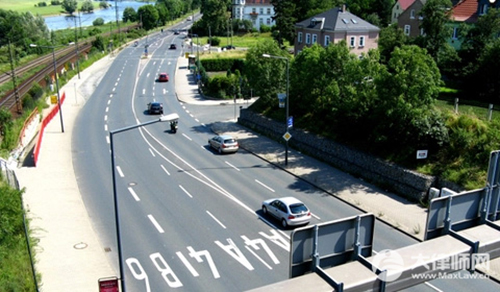 2025高速连续变道扣几分最新规定？
