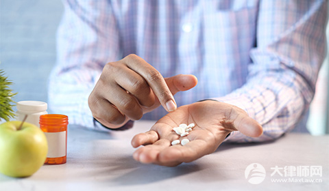 药店卖高价药消费者举报需要提供哪些证据?