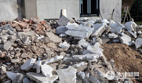 工程纠纷必须在工程所在地法院起诉吗?