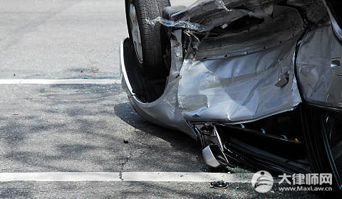 自己追尾但前车跑了谁的责任怎么赔偿？