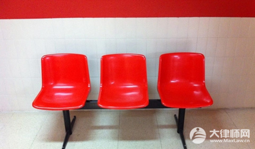 医院急诊没人怎么举报？