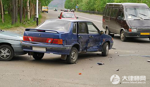 75岁老人开车有限制吗?