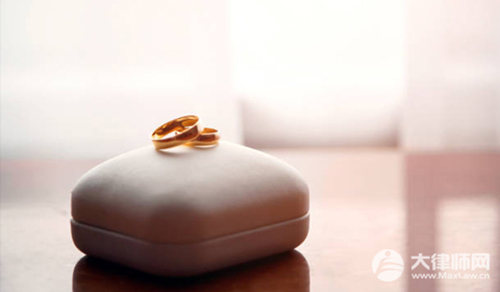 再婚领取结婚证需要准备些什么证件？