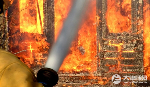 楼房发生爆炸住宅房不能住了怎么赔偿?