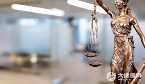 景区NPC被游客要求壁咚是否违法?