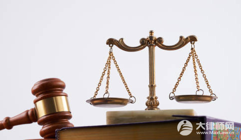 23人砸车打人构成寻衅滋事罪吗怎么判？