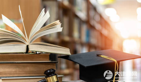 大学生委托他人替考被开除学籍是合法的吗?