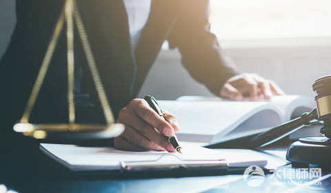 男子借款20万还款2800万仍欠470万,以贷养贷骗局涉嫌什么犯罪？