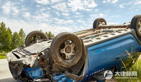 女子车祸后昏迷4个月交警无法定责,该如何维权？