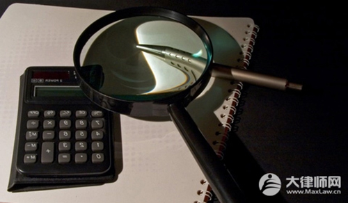 服务员当面倒入罐装可乐一杯卖50,明码标价的合法范畴是怎么样的？