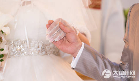 嫁外国人是不是失去中国国籍?