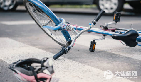 骑摩托街头炫技跳舞会受到什么处罚？