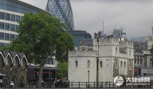 交物业费应该是收据还是发票?