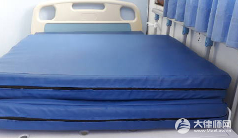 打网约车送脑出血父亲就医被取消订单,司机有什么责任？