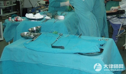 57岁女医生跳楼疑因遭网暴,网暴者需要承担什么责任？